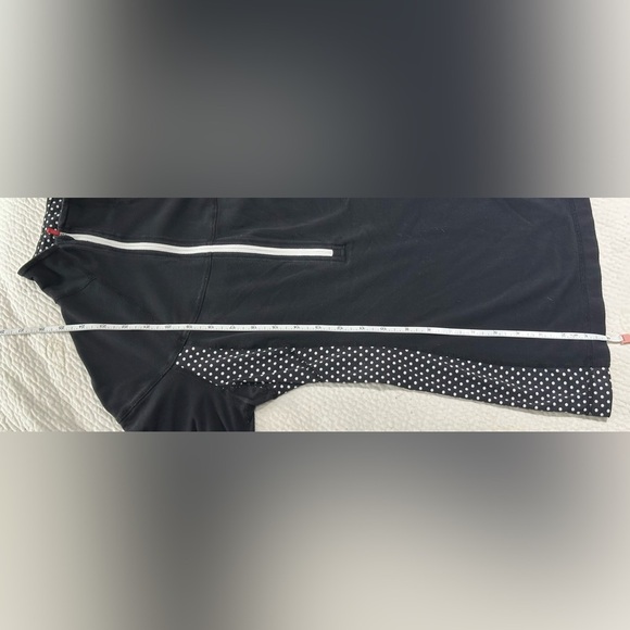 Lululemon: Women’s Half Zip-Up Long Sleeve Top- Size 8 (Older Version) - Picture 3 of 12